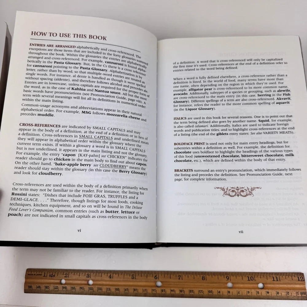 2009 Hardcover The Deluxe Food Lover's Companion‎ Technique Cooking Gold Accents